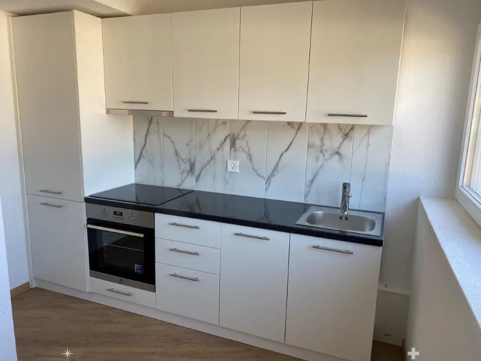 Incantevole appartamento mansardato di 2 camere sulla Madretschstrasse a Biel/Bienne