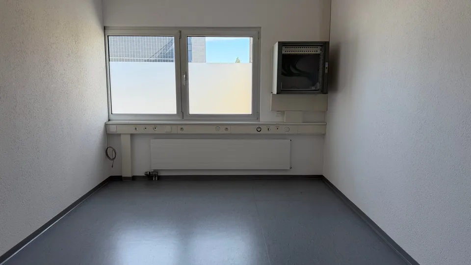 Bureau 60m2 avec deux pièces séparées