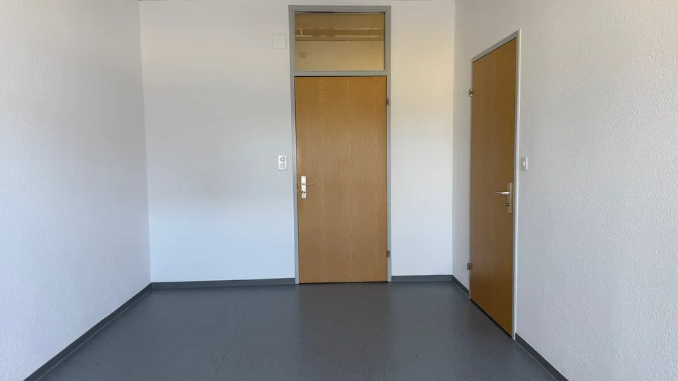 Bureau 60m2 avec deux pièces séparées