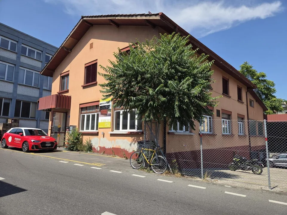 230 m² de plain-pied avec quai de chargement: bail jusqu'au 31.12.2029