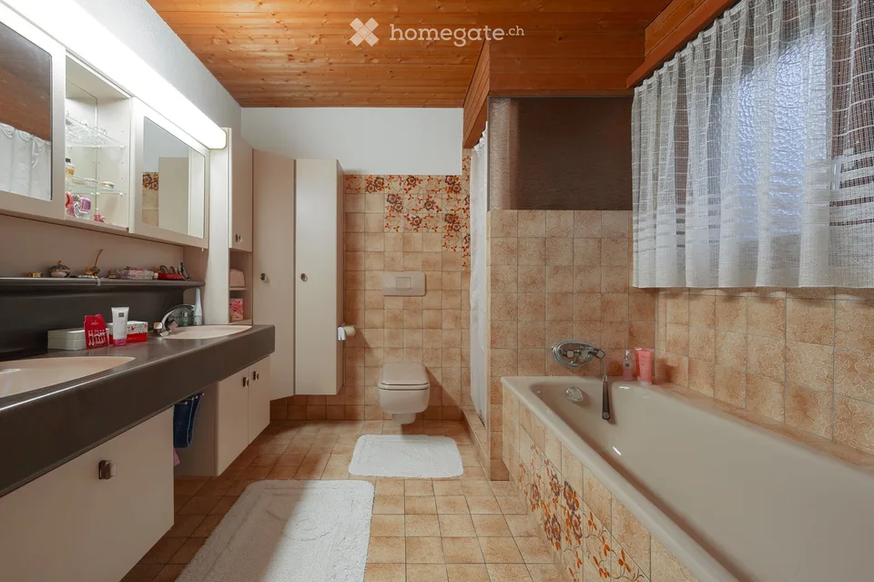 5.5-room single-family house in a quiet location with excellent distant view
