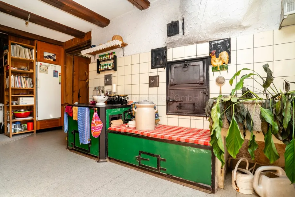 Building land in Brütten with historic farmhouse and development potential