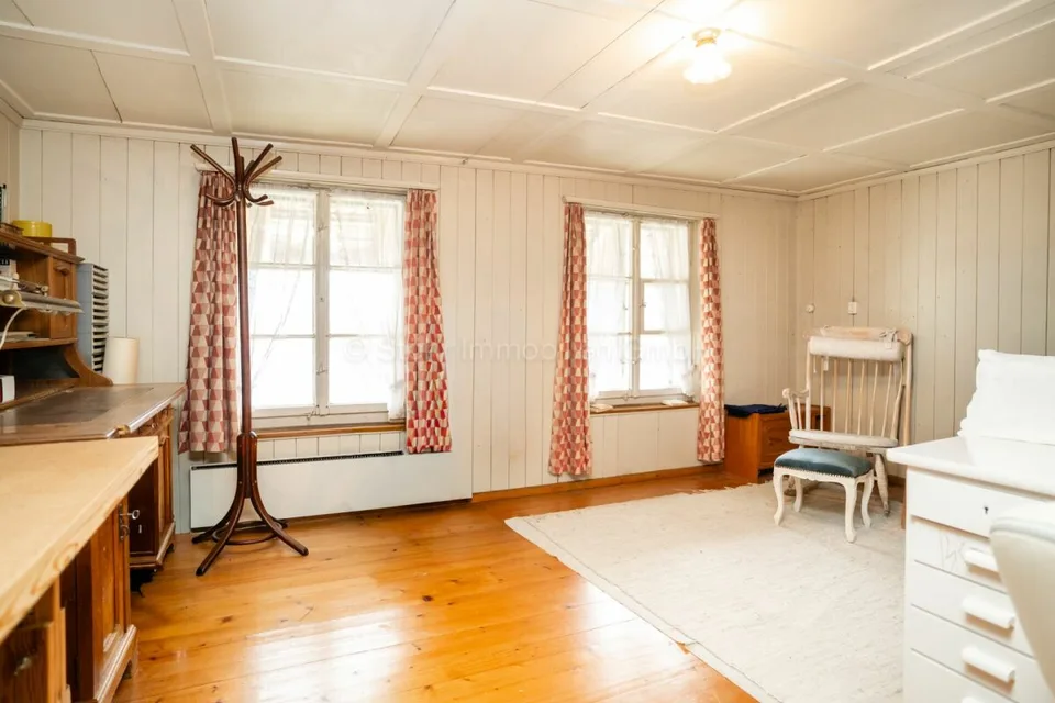 Building land in Brütten with historic farmhouse and development potential