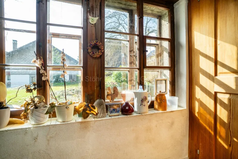Building land in Brütten with historic farmhouse and development potential