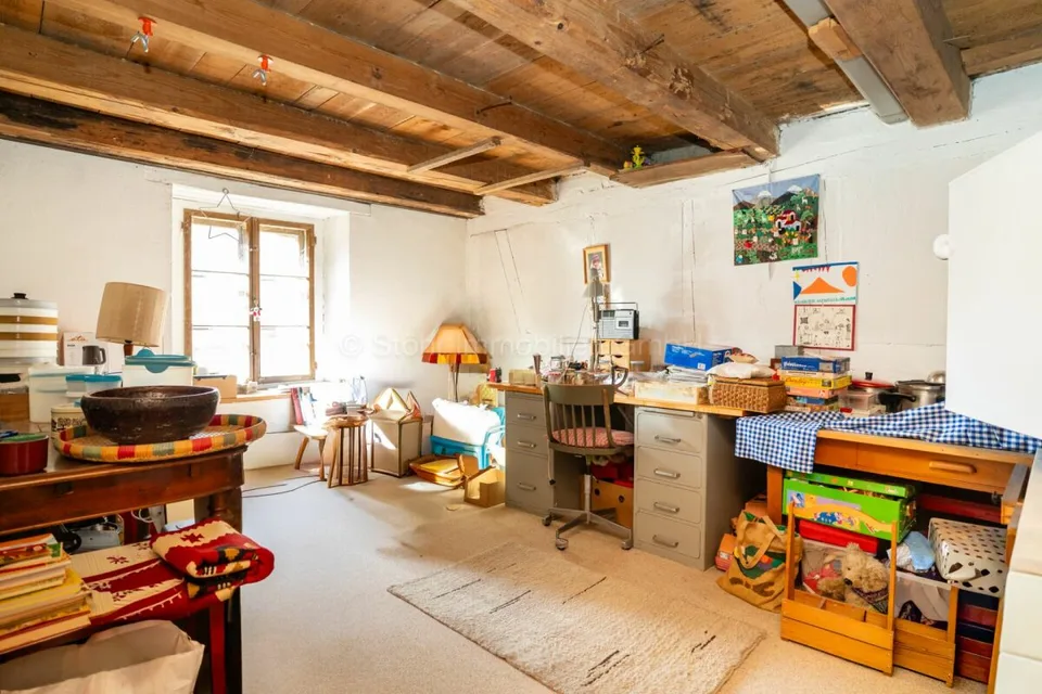 Building land in Brütten with historic farmhouse and development potential