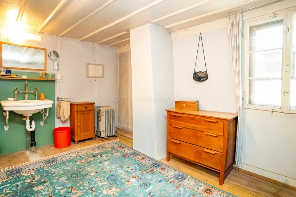 Building land in Brütten with historic farmhouse and development potential