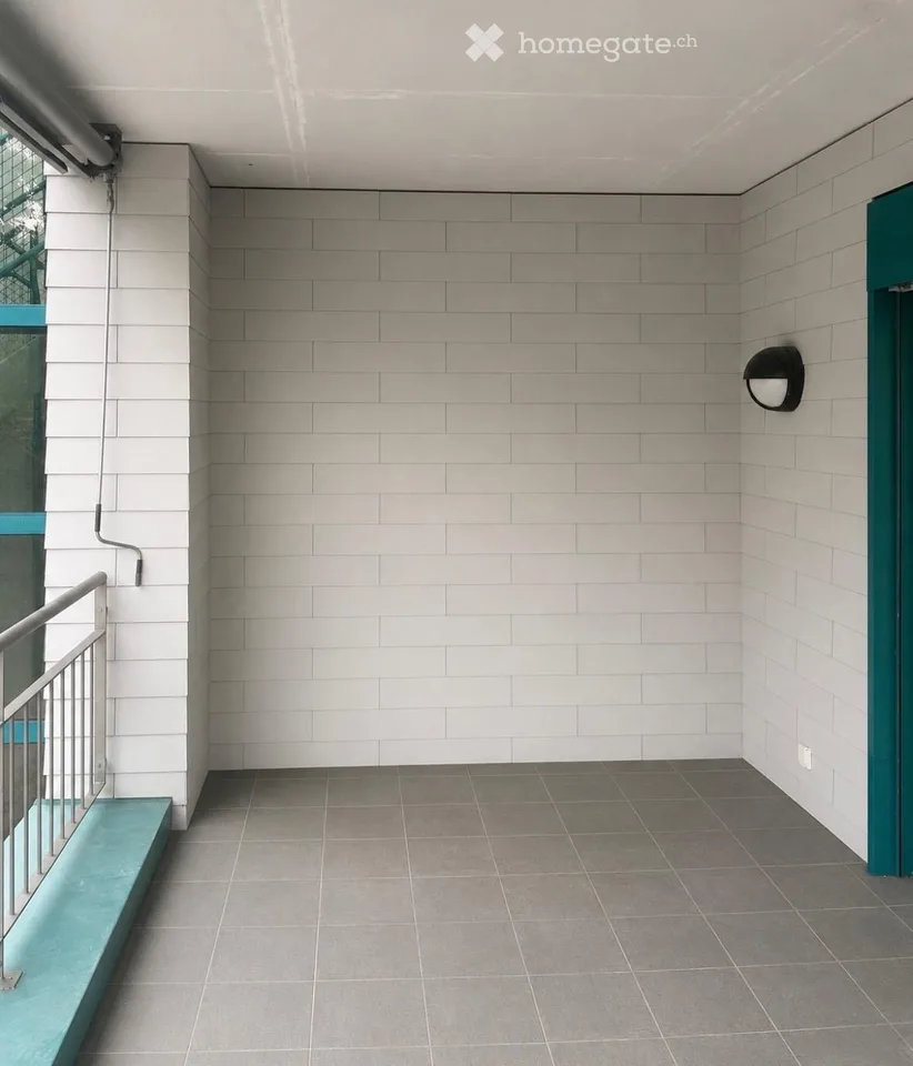 Lichtdurchflutete Wohnung mit hohen Räumen - direkt am Waldgebiet