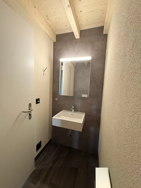 Bureau moderne et lumineux