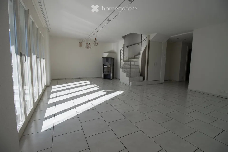 Wunderschöne 6.5-Zimmer-Maisonette-Dachwohnung mit Bergblick in Cham