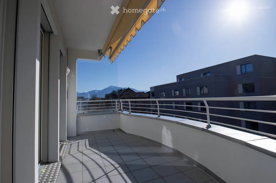 Wunderschöne 6.5-Zimmer-Maisonette-Dachwohnung mit Bergblick in Cham