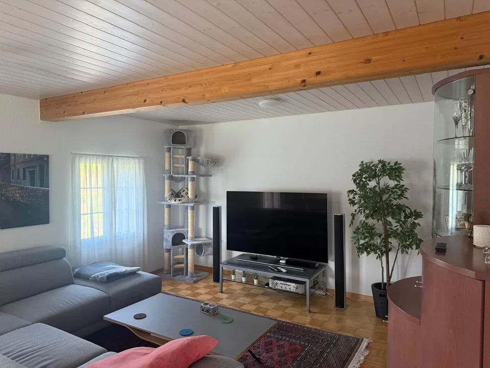 Charming single-family house with garden in a quiet location in Aeschi