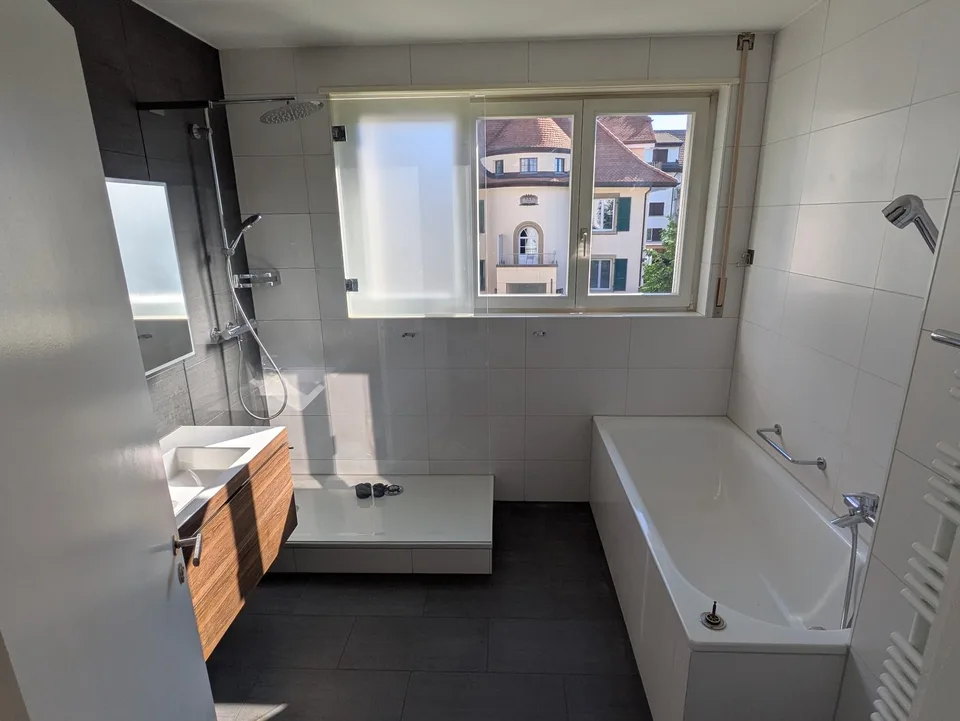 Casa unifamiliare affascinante a Biel con grande giardino, sauna e whirlpool