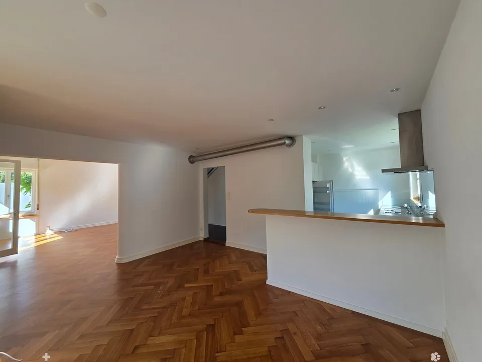 Casa unifamiliare affascinante a Biel con grande giardino, sauna e whirlpool