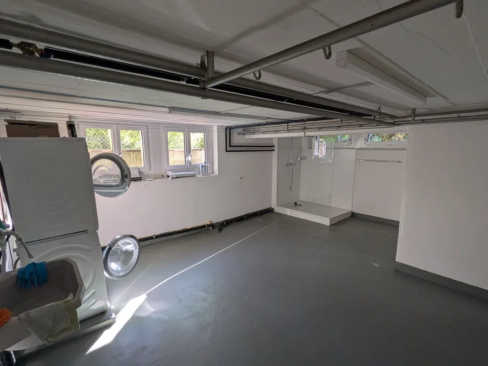 Casa unifamiliare affascinante a Biel con grande giardino, sauna e whirlpool