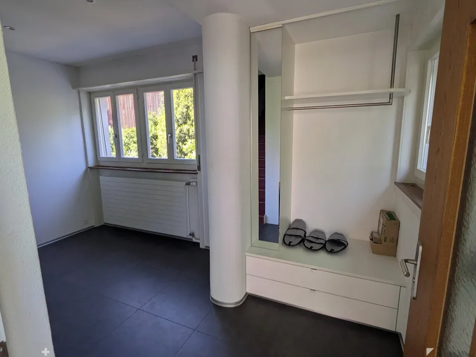 Casa unifamiliare affascinante a Biel con grande giardino, sauna e whirlpool