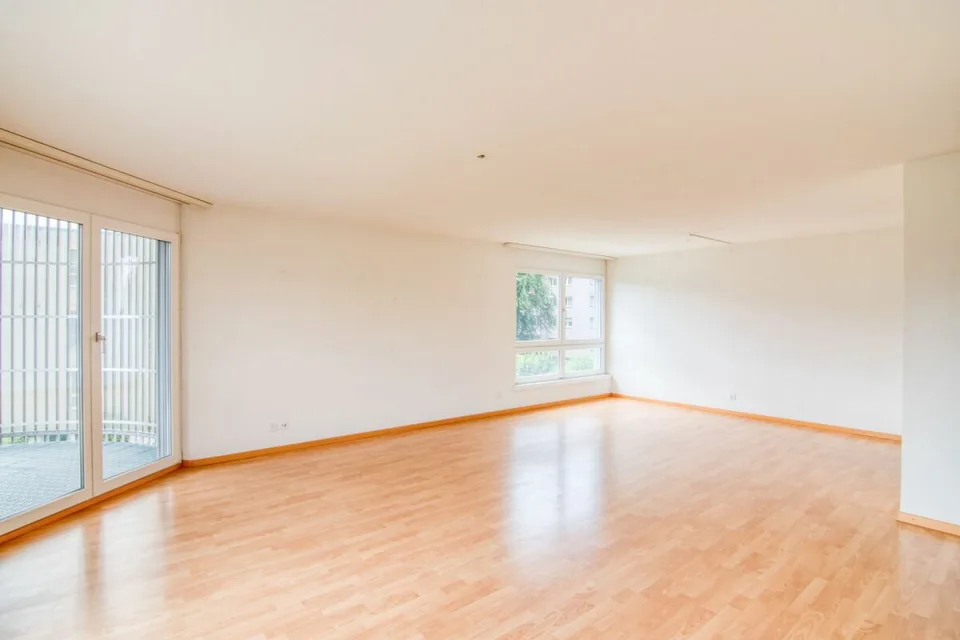 Grosszügige 3.5-Zimmerwohnung an Top-Lage | 94 m² | 2 Bäder | Balkon | Keller | Parkplatz
