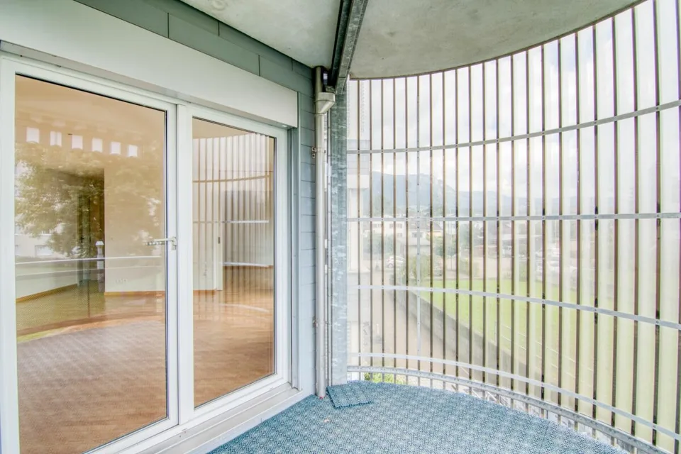 Grosszügige 3.5-Zimmerwohnung an Top-Lage | 94 m² | 2 Bäder | Balkon | Keller | Parkplatz