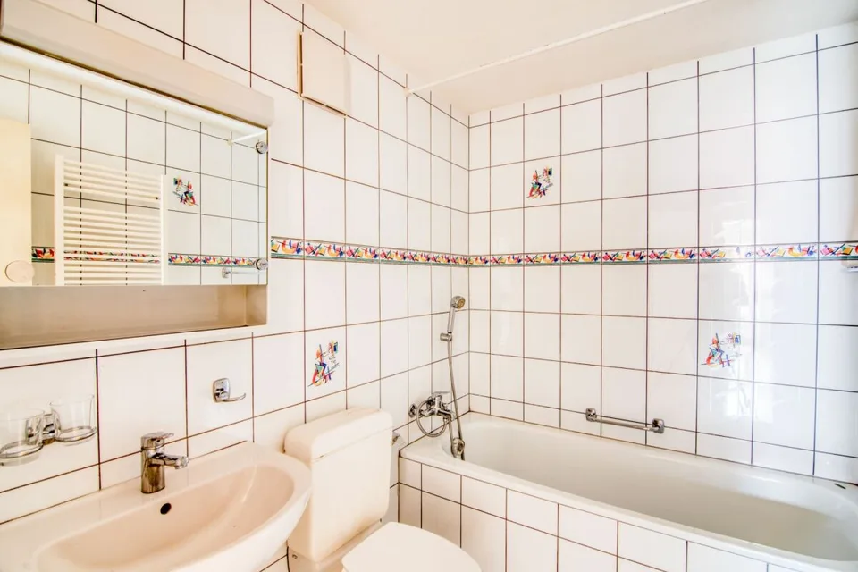 Grosszügige 3.5-Zimmerwohnung an Top-Lage | 94 m² | 2 Bäder | Balkon | Keller | Parkplatz