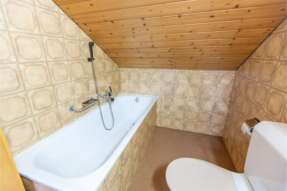 2-Family House, Rental Property, Central Location, 6484 Wassen UR