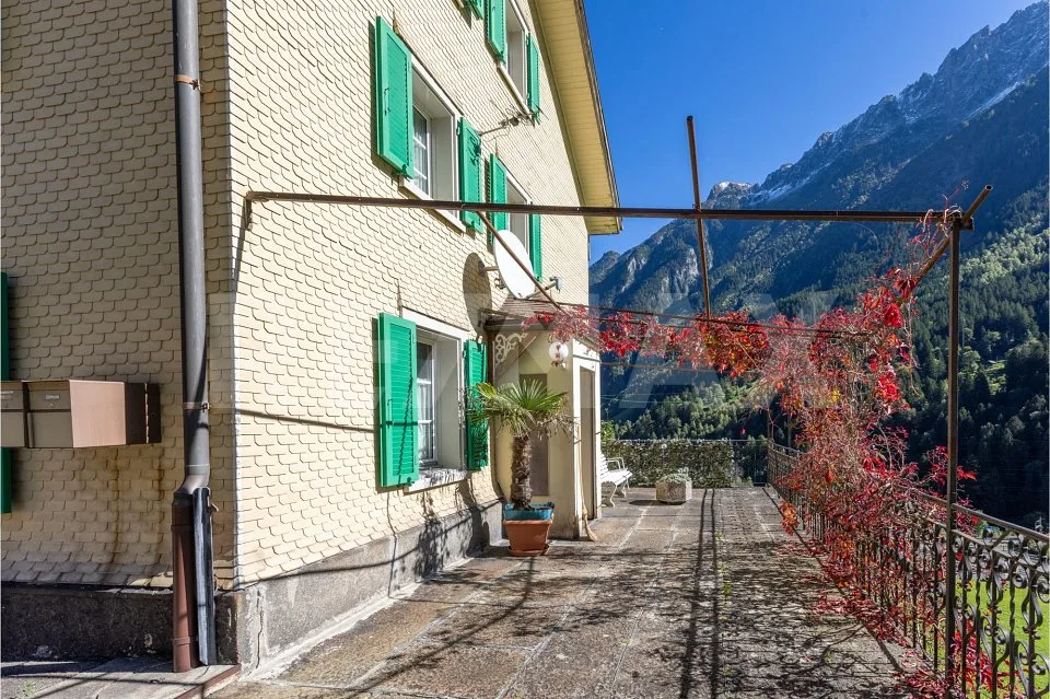 2-Family House, Rental Property, Central Location, 6484 Wassen UR