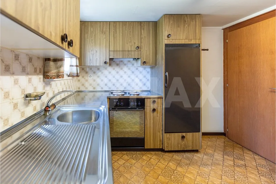 2-Family House, Rental Property, Central Location, 6484 Wassen UR