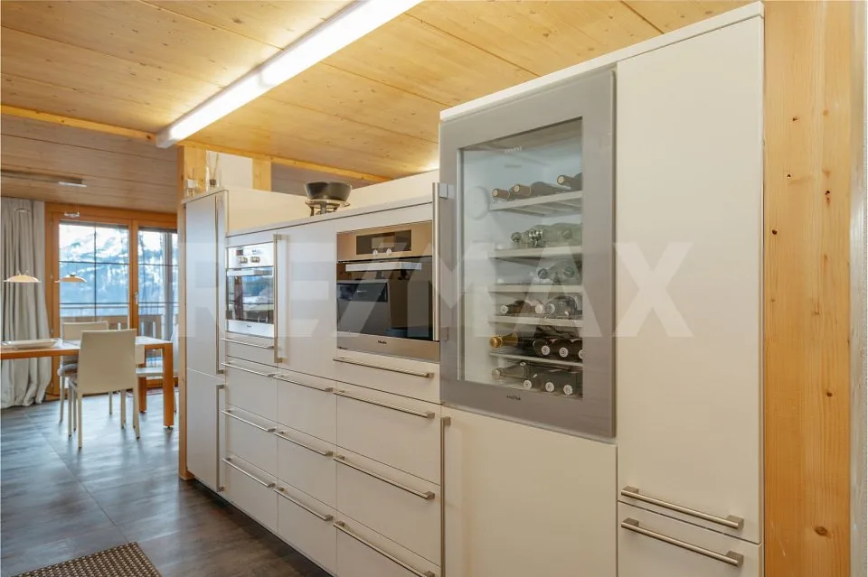 Weitblick. Privatsphäre. Exklusivität. Dachmaisonette über dem Thun...