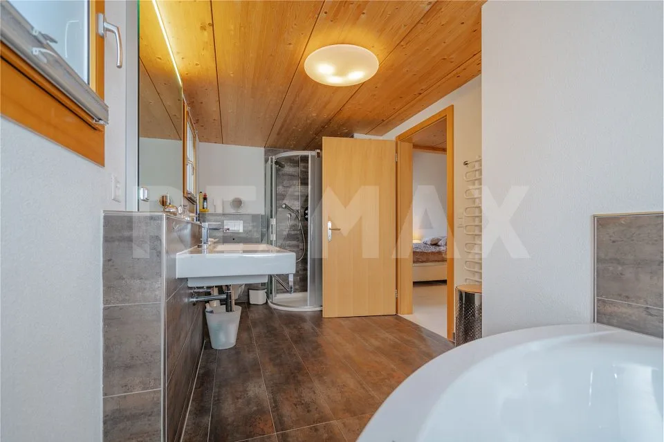 Weitblick. Privatsphäre. Exklusivität. Dachmaisonette über dem Thun...