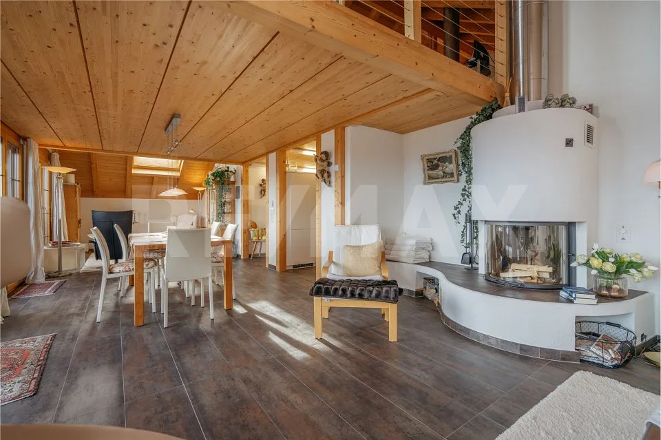 Weitblick. Privatsphäre. Exklusivität. Dachmaisonette über dem Thun...
