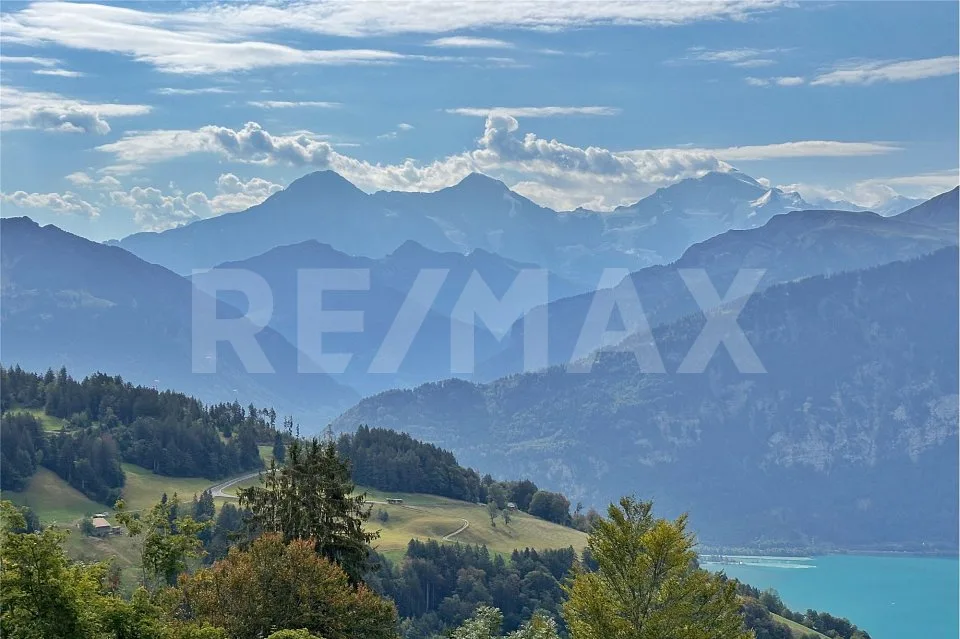 Weitblick. Privatsphäre. Exklusivität. Dachmaisonette über dem Thun...