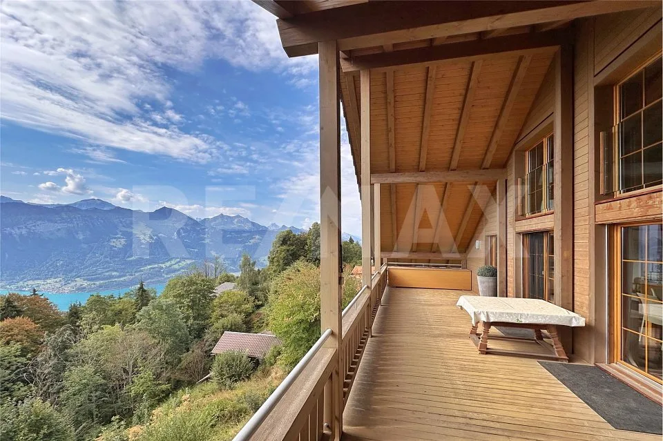 Weitblick. Privatsphäre. Exklusivität. Dachmaisonette über dem Thun...