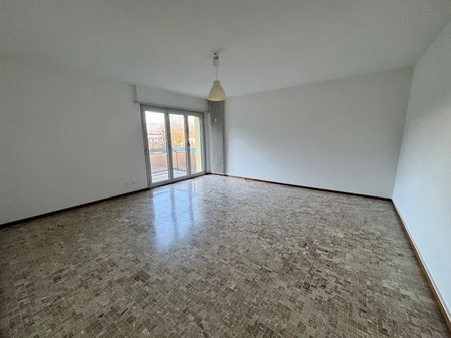 Chiasso -  affittasi 1.5 al sesto piano