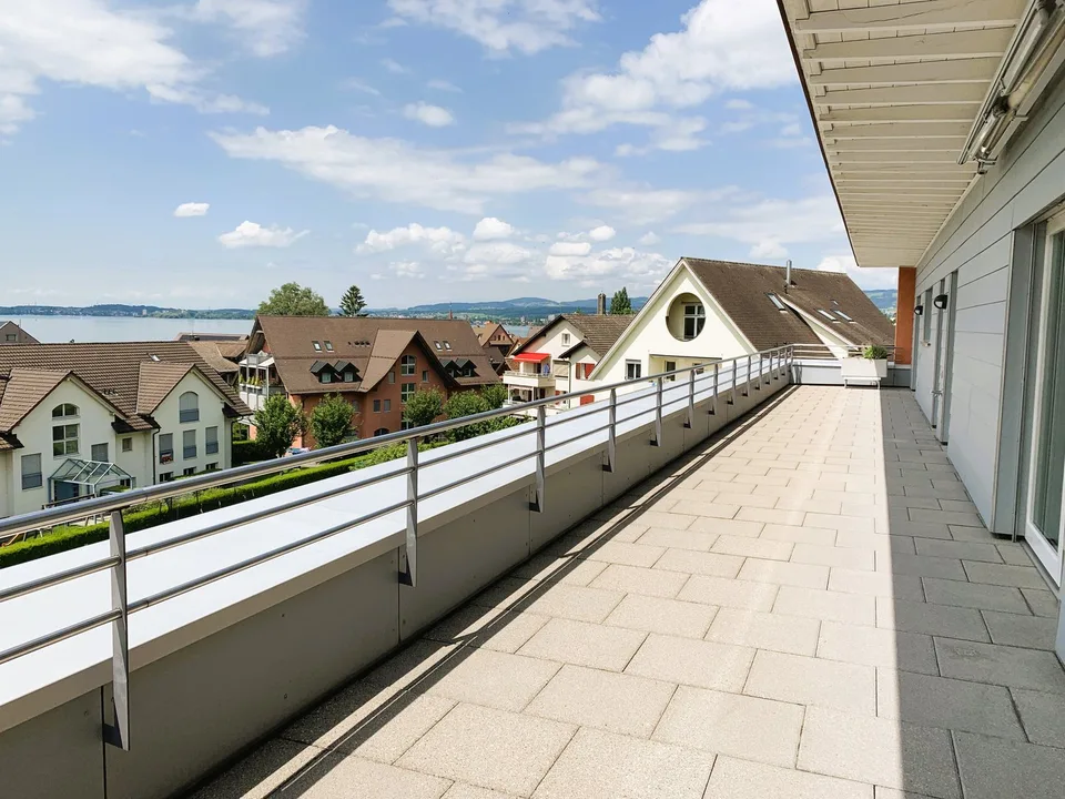 Wohnen auf höchstem Niveau – exklusive 6-Zimmer-Attikawohnung in Oberwil bei Zug