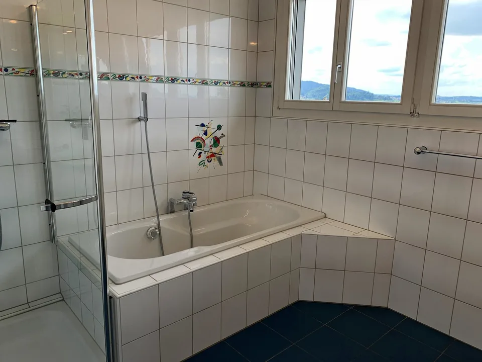 Wohnen auf höchstem Niveau – exklusive 6-Zimmer-Attikawohnung in Oberwil bei Zug