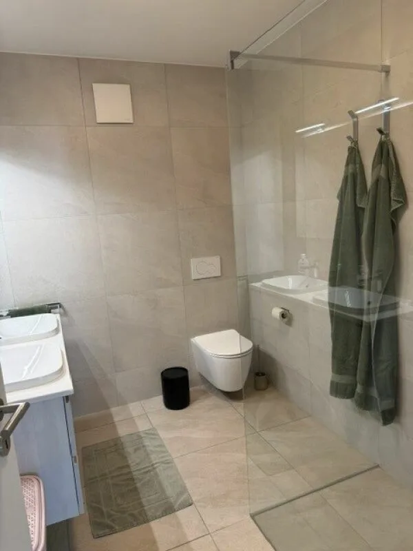 Geräumige und moderne 2.5-Zimmer-Wohnung in San Vittore