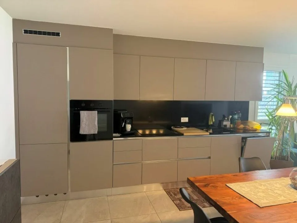 Geräumige und moderne 2.5-Zimmer-Wohnung in San Vittore