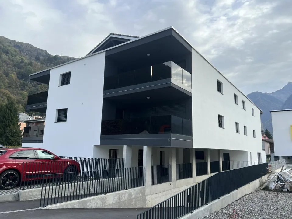Geräumige und moderne 2.5-Zimmer-Wohnung in San Vittore