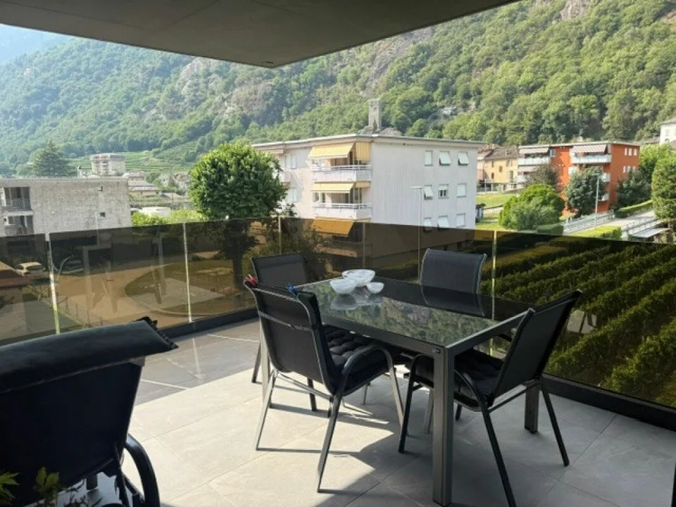 Geräumige und moderne 2.5-Zimmer-Wohnung in San Vittore