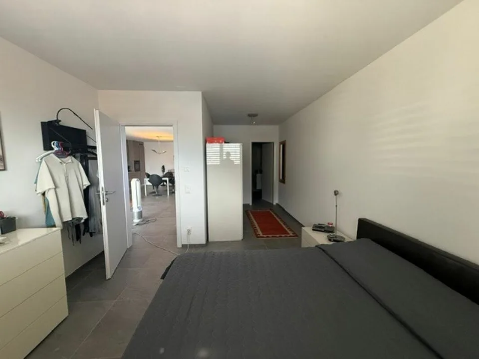 Geräumige und moderne 2.5-Zimmer-Wohnung in San Vittore