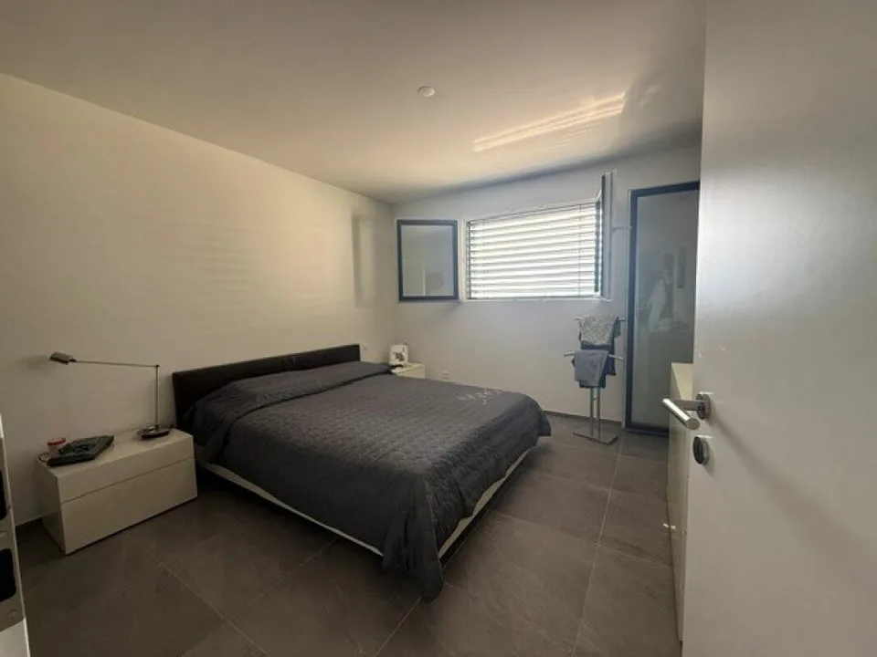 Geräumige und moderne 2.5-Zimmer-Wohnung in San Vittore