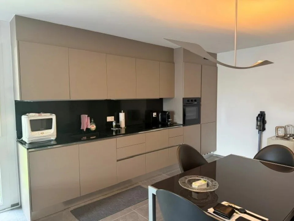Geräumige und moderne 2.5-Zimmer-Wohnung in San Vittore