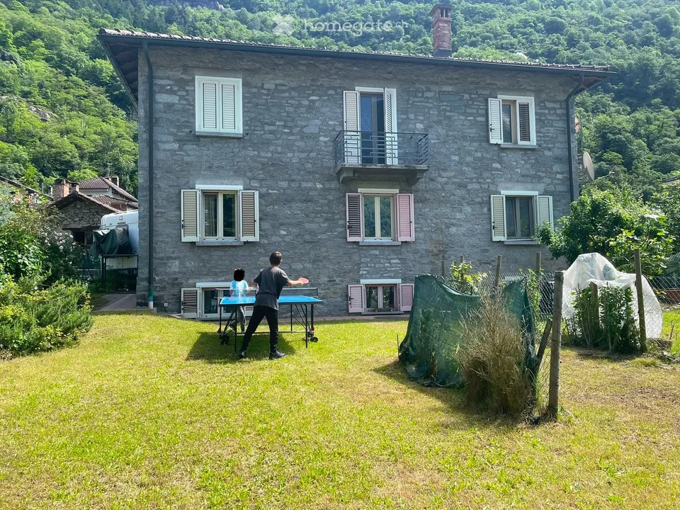 Appartamento 6 loc in casa bifamigliare con grande giardino