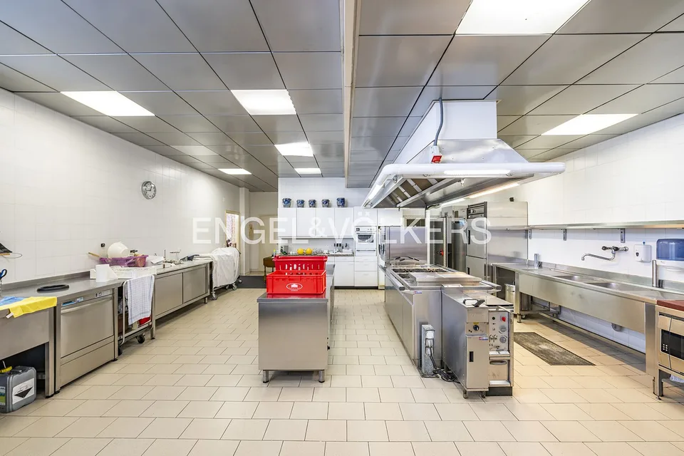 Lokal mit Seeblick in Lugano