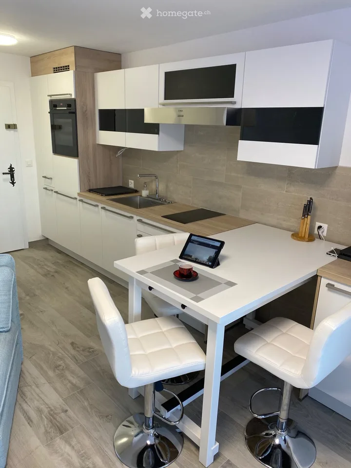 Studio Cosy 1,5 Zimmer, Panoramablick, Balkon, privater Parkplatz – Foto 9 von 13