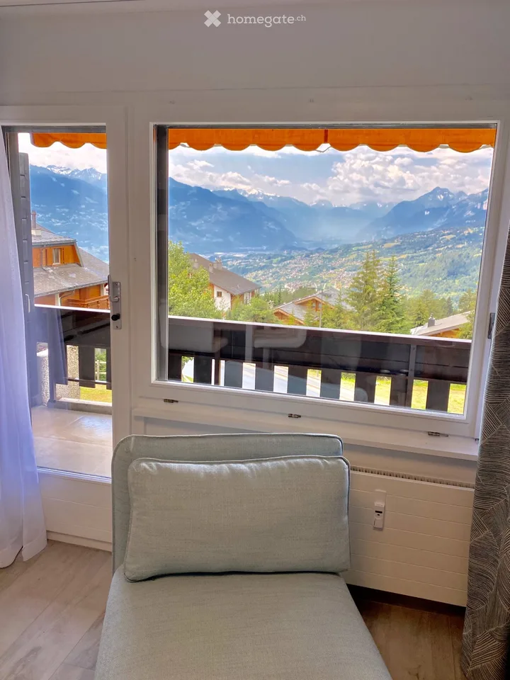 Studio Cosy 1,5 Zimmer, Panoramablick, Balkon, privater Parkplatz – Foto 7 von 13