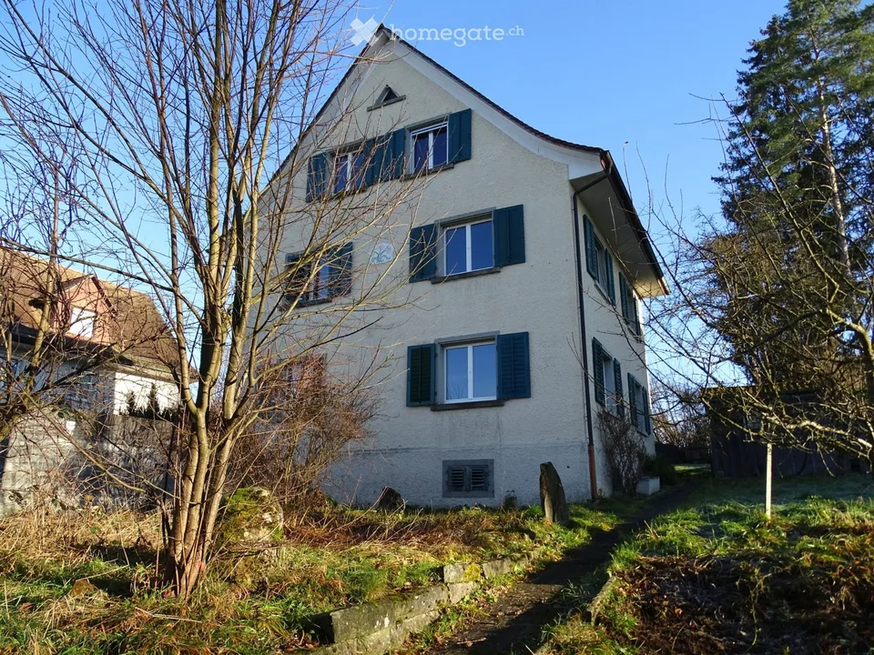 Schönes, helles und möbliertes WG Zimmer in EF Haus