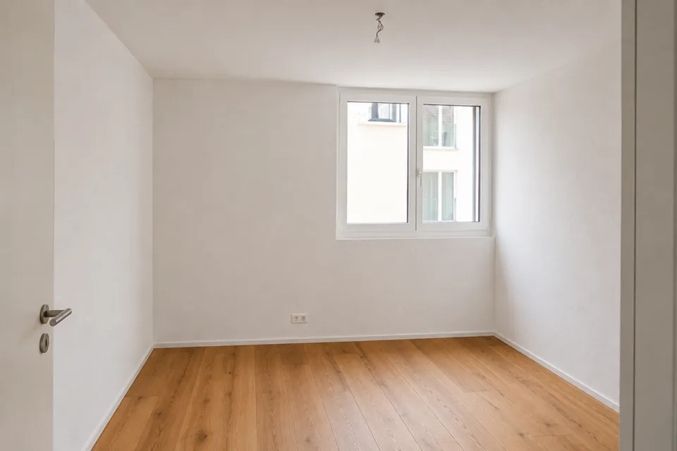 Modernes Neubauwohnen mit Blick auf den Üetliberg