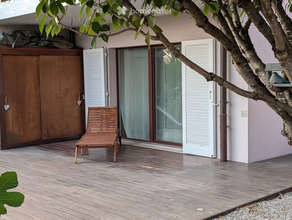 Renovated apartment, furnished 2 rooms with terrace in Bussigny