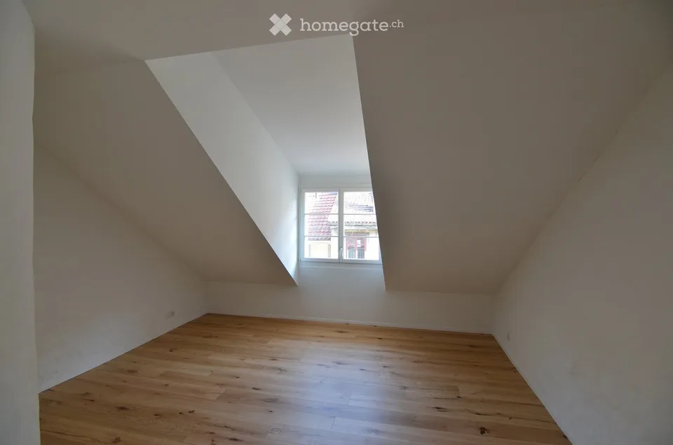 Living in the old town, renovated 3.5-room maisonette apartment with terrace