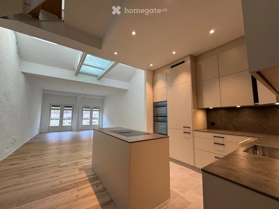 Living in the old town, renovated 3.5-room maisonette apartment with terrace