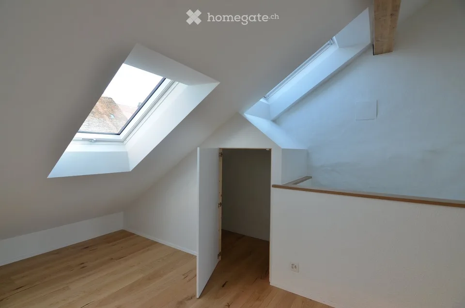 Living in the old town, renovated 3.5-room maisonette apartment with terrace